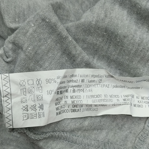 Pull & Bear Iconic Person Graphic T-shirt Sz Small - Picture 5 of 5